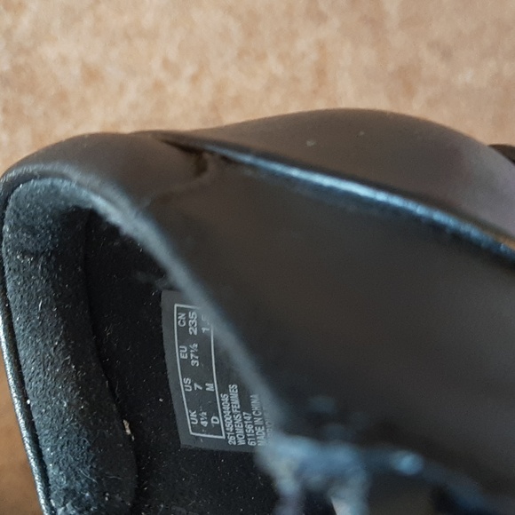 Super Cute Clark booties - Picture 6 of 6